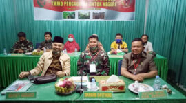 Dandim 0417/Kerinci, Letkol Czi Fitriadi bersama Forkopimda Kabupaten Kerinci malaksanakan Rapat Koordinasi Teknis (Rakornis) TNI Manunggal Membangun Desa (TMMD) ke-109 Tahun 2020 melalui Video Conference yang di ikuti seluruh jajaran Kodim, Kamis (03/09/20).