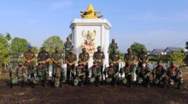 FOTO : Kodim 0419/Tanjab gelar Upacara Ziarah dan Tabur Bunga di Taman Makam Pahlawan (TMP) Yudha Satria Pengabuan, Hari Juang Tentara Nasional Indonesia Angkatan Darat Tahun 2021, Selasa (14/12/21). 