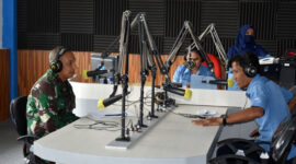 FOTO : Danrem 042/Gapu Kolonel Kav M. Zulkifli Saat Siaran Dialog Penanganan Covid-19 bersama Arif, Reporter LPP RRI Jambi, Rabu (13/05/20)