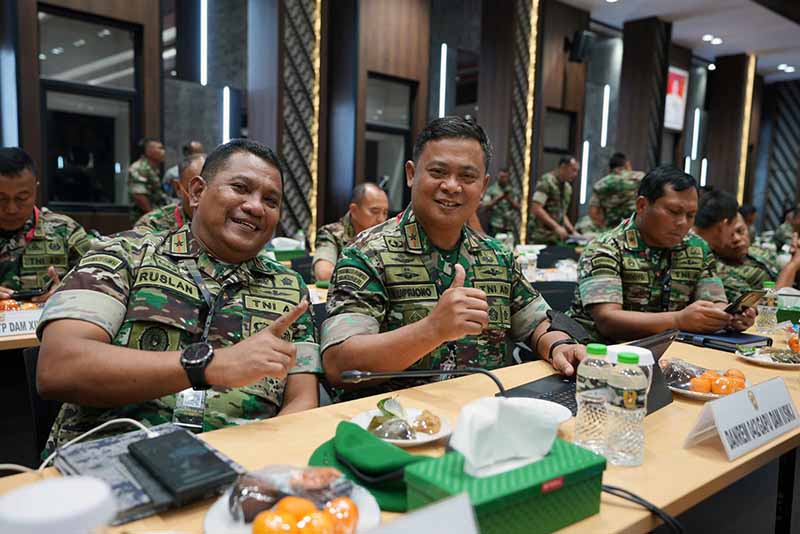 Komandan Korem 042/Gapu Brigjen TNI Supriono Saat Mengikuti Rapim TNI-AD 2023 di Markas Besar Angkatan Darat (Mabesad), Jakarta, Jumat. (10/2/23). FOTO : Penrem