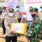 FOTO : Danrem Kolonel Inf Kav M.Zulkifli, S.IP, MM Memberikan Tali Asih Kepada Kapolres AKBP Guntur Saputro, SIK, MH, Kamis (07/05/20).