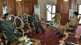 FOTO : Danrem 042 Garuda Putih Kolonel Kav. M. Zulkifli Saat Silaturrahmi dengan Gubernur Jambi, H. Fachrori Umar, Selasa (28/04/20).