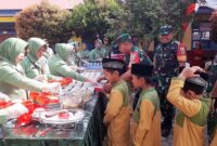 Kodim 0417/Kerinci Gelar Dapur Masuk Sekolah di SDN 202/III Hiang Tinggi Kerinci. FOTO : PEDNIM