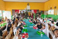 Kodim 0416/Bute Kembali Gelar Program Dapur Masuk Sekolah di Madrasah Ibtidaiyah (MI) Alwasiah Desa Sungai Alai Kecamatan Tebo Tengah Kabupaten Tebo, Jumat (14/02/2025). FOTO : PENDIM