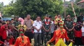 Dengan Dapur Masuk Sekolah Kodim 0416/Bute di SD Negeri No. 114/II Rantau Pandan, Desa Rantau Pandan, Kecamatan Rantau Pandan, Kabupaten Bungo, Jumat (15/11/2024). FOTO : PENDIM