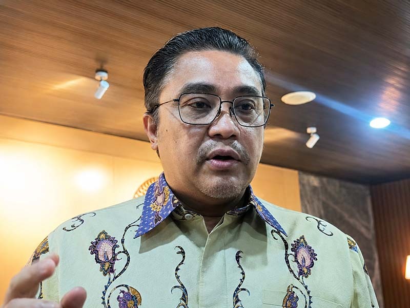 Wakil Ketua Komisi II DPR RI, Dede Yusuf Macan Effendi, memberikan keterangan pers kepada media terkait pembahasan anggaran dan tata kelola pemerintah daerah di gedung parlemen. (FOTO : Dok. Istimewa/Tempo.co)