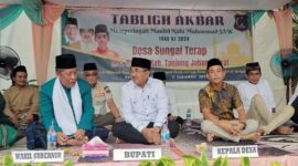 Anggota DPRD Tanjabbar Dedi Hadi Hadiri Tabligh Akbar di Desa Sungai Terap. (FOTO : HMS)