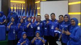 Jamal Darmawan Sie bersama Para Pengurus Partai Demokrat. FOTO : Ist