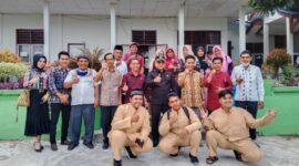 Ketua Komisi I DPRD Kabupaten Muaro Jambi, Ulil Amri didampingi anggotanya Usman Halik dan Aidi Hatta Saat Sidak ke SMAN 3 Muaro Jambi. FOTO : Noval