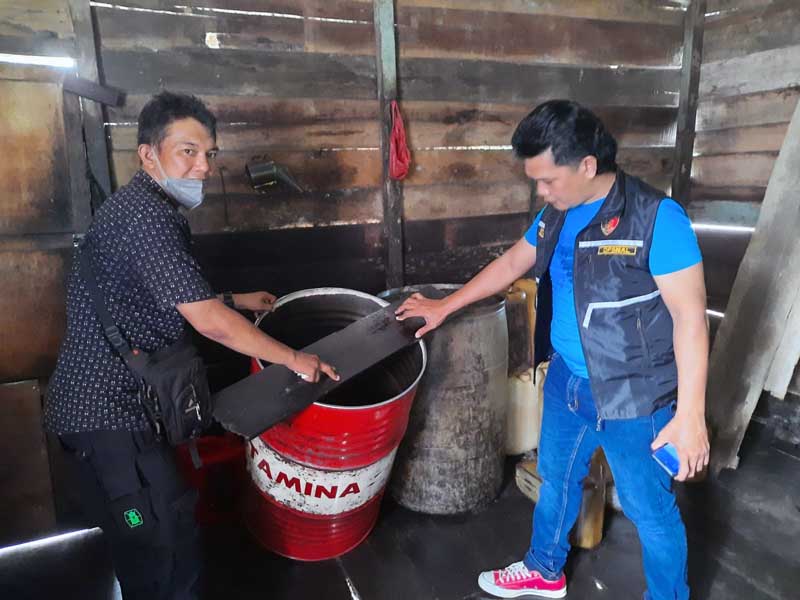 Polsek Jaluko dan Tim Rajawali Amankan Warung Diduga Timbun BBM Ilegal. FOTO : HUMAS PMJ