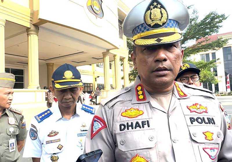 Dirlantas Polda Jambi Kombes Pol Dhafi Memberikan Keterangan Kepada Wartawan Terkait Penggunaan Sepeda Listrik, Wajib Didaftarkan Jika Tidak Maka Tak Boleh Gunakan Jalan Umum, Senin (15/7/24). FOTO : Ist