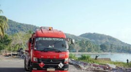 Pertamina terus menyiagakan armada distribusi untuk menjamin pasokan energi dan kelancaran distribusi BBM logistik bantuan ke wilayah terdampak. (Foto: Dok. Pertamina Patra Niaga)
