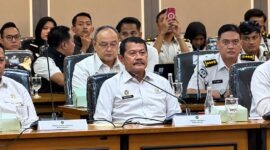 Direktur Jenderal Pemasyarakatan (Dirjen PAS) Irjen (Purn) Mashudi saat Rapat Dengar Pendapat (RDP) bersama Komisi XIII DPR RI atas temuan fasilitas "klaster mewah" di Lapas Kelas IIA Cibinong. (FOTO : Dok. Kompas.com)