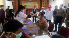 FOTO : Pelaksanaan Kegiatan Bakti Sosial Donor Darah di Mapolres Tanjung Jabung Barat, Jumat (17/04/20).