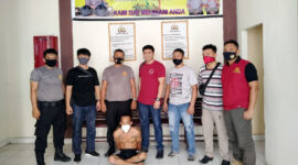 FOTO : DPO spesialis Curanmor Polres Indragiri ini berhasil ditangkap jajaran Polres Indragiri Hulu dibantu Unit Reskrim Polsek Tungkal Ilir Polres Tanjab Barat di jalan Kihajar Dewantara RT.13 Kelurahan Patunas Kecamatan Tungkal Ilir Kabupaten Tanjab Barat, Rabu (05/08/20)