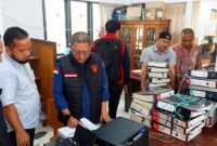 7 Jam Geledah DPRD Merangin, Penyidik Kejati Jambi Sita Dokumen dan HP. FOTO : Ist/Net
