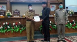 Rapat Paripurna dalam Rangka Penyampaian Hasil Reses Masa Sidang Ke 1 Tahun 2021 DPRD Kabupaten Muaro Jambi, Senin Sore (21/02/22).