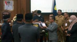 DPRD Muaro Jambi Gelar Rapat Paripurna Pemilihan Ketua BK, Selasa (22/2/22). FOTO : Noval