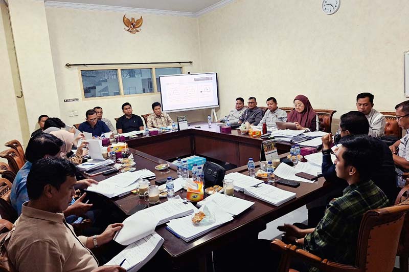 Komisi I DPRD Jambi Rapat Bersama Komisi Informasi dan Dinas Kominfo Jambi . FOTO : HMS