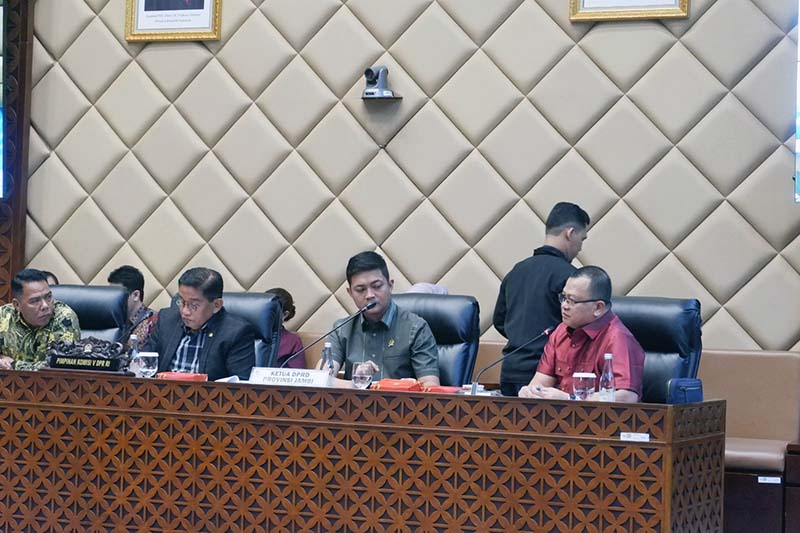 Ketua DPRD Jambi Dampingi Komisi III Gelar RDPU Bersama Komisi V DPR RI. FOTO : HMS