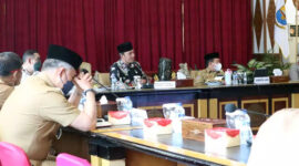 Ketua DPRD Provinsi Jambi, Edi Purwanto saat Rapat Koordinasi Forum Koordinasi Pimpinan Daerah (Forkopimda) Provinsi Jambi di Auditorium Rumah Dinas Gubernur Jambi, Senin (13/12/21).