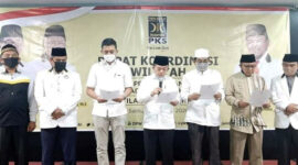FOTO : DPP Partai Keadilan Sejahtera (PKS) resmi megekuarjan SK dukungan kepada kandidat Calon Gubernur dan Calon Bupati dan Wali Kota untuk Pilkada Serentak di Jambi.