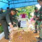 Dandiim 0416/Bute Letkol Inf Evid Nirwan memimpin upacara Pemakaman Peltu Imaldi anggota Kodim 0416/Bute ecara Militer di TPU Lintas Asri Kelurahan Sungai Kerjan Kecamatan Bungo Dani Kab. Bungo, Sabtu (29/4/23). FOTO : PENREM