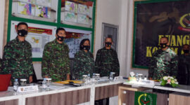 FOTO : Danrem 042/Gapu Brigjen TNI M. Zulkifli Mengikuti Vicon Rapat Evaluasi Pelaksanaan Program Kerja dan Anggaran Semester I Tahun 2020 Kodam II/Swj bersama Pangdam II/Swj di Ruang C41SR (Poskodal) Korem 042/Gapu, Selasa (18/08/20).