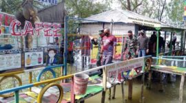 FOTO : Danrem 042/ Gapu, Brigjen TNI Muhammad Zulkifli beserta keluarga tiba Kelurahan Kampung Laut, Kecamatan Kuala Jambi Kabupaten Tanjab Timur, Sabtu (15/08/20).