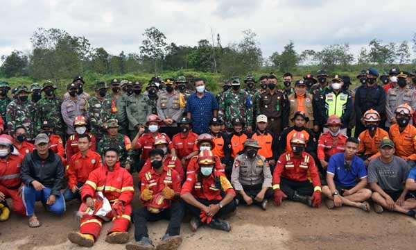Danrem 042/Gapu Brigjen TNI M. Zulkifliselaku Tutup Latihan Penanggulangan Bencana Alam Korem 042/Gapu TW IV TA. 2021, Jum'at (26/11/21). FOTO : PENREM