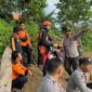 Tim Rescue Pos SAR Bungo Gabungan TNI-Polri dan Masyarakat Bersiap Melakukan Pencarain Andi Hilang Terbawa Arus yang Hilang terbawa Arus Sungai Batang Tebo. [FOTO : HMS Basarnas Jambi]