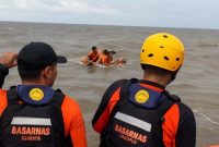Dramatis! Dihempas Ombak 2,5 Meter, 3 ABK di Jambi Berhasil iselamatkan Tim SAR. FOTO : LINTASTUNGKAL