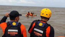 Dramatis! Dihempas Ombak 2,5 Meter, 3 ABK di Jambi Berhasil iselamatkan Tim SAR. FOTO : LINTASTUNGKAL