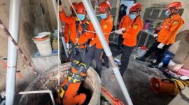 Tim SAR Evakuasi Mayat dari Sumur Maut di Kasang Kumpeh, Muaro Jambi. FOTO : Humas SAR Jambi