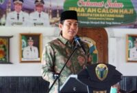 Bupati Batanghari Muhammad Fadhil Arief melepas 103 Jemaah Calon Haji (JCH) asal Kabupaten Batanghari berangkat ke Tanah Suci, Sabtu (25/6/22) FOTO : Noval