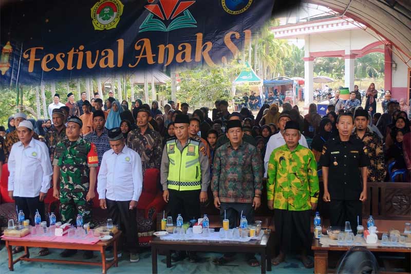 Pembukaan Festival Anak Sholeh Diselenggarakan DPD LDII Tanjung Jabung Timur di halaman parkir Masjid Baitul Makmur, Kecamatan Berbak, Sabtu (24/12/22). FOTO : Sjy  