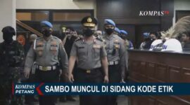 Irjen Pol Ferdy Sambo Ketika akan Memasuki Ruang sidang Komisi Kode Etik Polri (KKEP) Mabes Polri, Kamis (25/8/22). FOTO : Tangkapan Layar