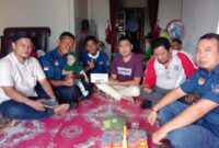FOTO : Perwakilan Forum Honorer Tanjung Jabung Barat Saat Kunjungan ke Rumah Aisyah Nazwa Oktari, Jumat (08/01/20).