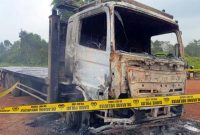Polis Selidiki Penyebab Pria Terbakar Dalam Truk Fuso di Ogan Ilir. [FOTO : https://palembang.tribunnews.com] 