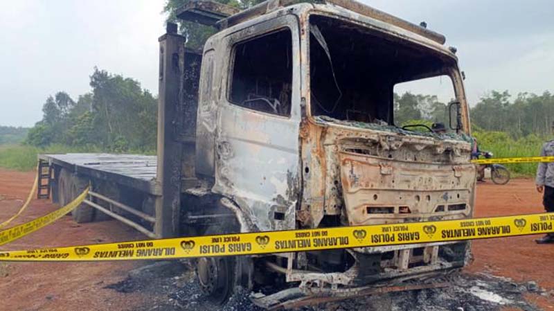 Polis Selidiki Penyebab Pria Terbakar Dalam Truk Fuso di Ogan Ilir. [FOTO : https://palembang.tribunnews.com] 