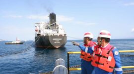 Direktur Utama dan Komisaris Utama Pertamina Patra Niaga Kompak Turun Cek Sarfas Terminal BBM. FOTO : HMS