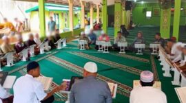 Sejumlah Warga Binaan Lapas Kelas IIA Jambi Mengikuti Khatam Qur’an Periode Bulan Mei 2025, Jum'at (30/05). FOTO : HMS