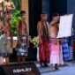 Para perwakilan masyarakat adat Suku Anak Dalam (SAD) saat membacakan maklumat atau naskah deklarasi kebudayaan dalam rangkaian acara Festival Raden Hamzah 2026 bertema 