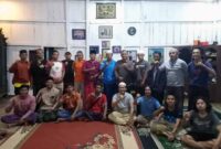 Rapat Bersama Pembentukan Forum Pecinta Perahu Tradisional Jambi di kediaman Ketua Pemuda Kelurahan Tanjung Johor, Fahrul Rozi, Jum'at (26/8/22) malam. FOTO : Ist