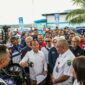 Menteri ESDM Bahlil Lahadalia Tegaskan Ketersediaan Solar untuk Nelayan Saat Tinjau SPBUN di Maluku, Rabu (18/12/2024). FOTO : HMS