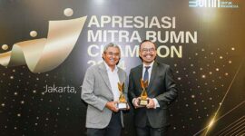 Pertamina Patra Niaga Terima Penghargaan dalam Apresiasi Mitra BUMN Champion 2024. FOTO : HMS