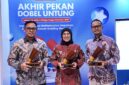 Perwakilan manajemen PT Pertamina Patra Niaga menunjukkan trofi penghargaan yang berhasil diraih dalam ajang Indonesia WOW Brand 2026 di Jakarta, Kamis (16/4/2026). (FOTO : Dok. Istimewa/WKI)
