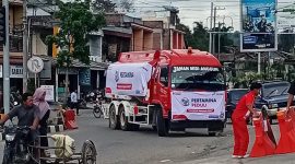 Kedatangan Armada Mobil Tangki BBM Pertamina di SPBU Takengon disambut haru oleh masyarakat. Pertamina berhasil melakukan distribusi ke Takengon, Aceh Tengah sejak Jumat, 19 Desember 2025. FOTO : WKI