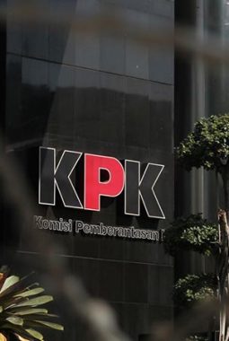 KPK Tangkap 13 Orang Saat OTT Bupati Ponorogo Terkait Dugaan Jual Beli Jabatan