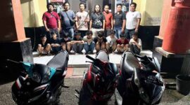 Tampang Sembila Pelaku Penganiayaan Diduga Komplotan Geng Motor Saat Telah Diamankan di Polsek Jaluko. FOTO : Humas